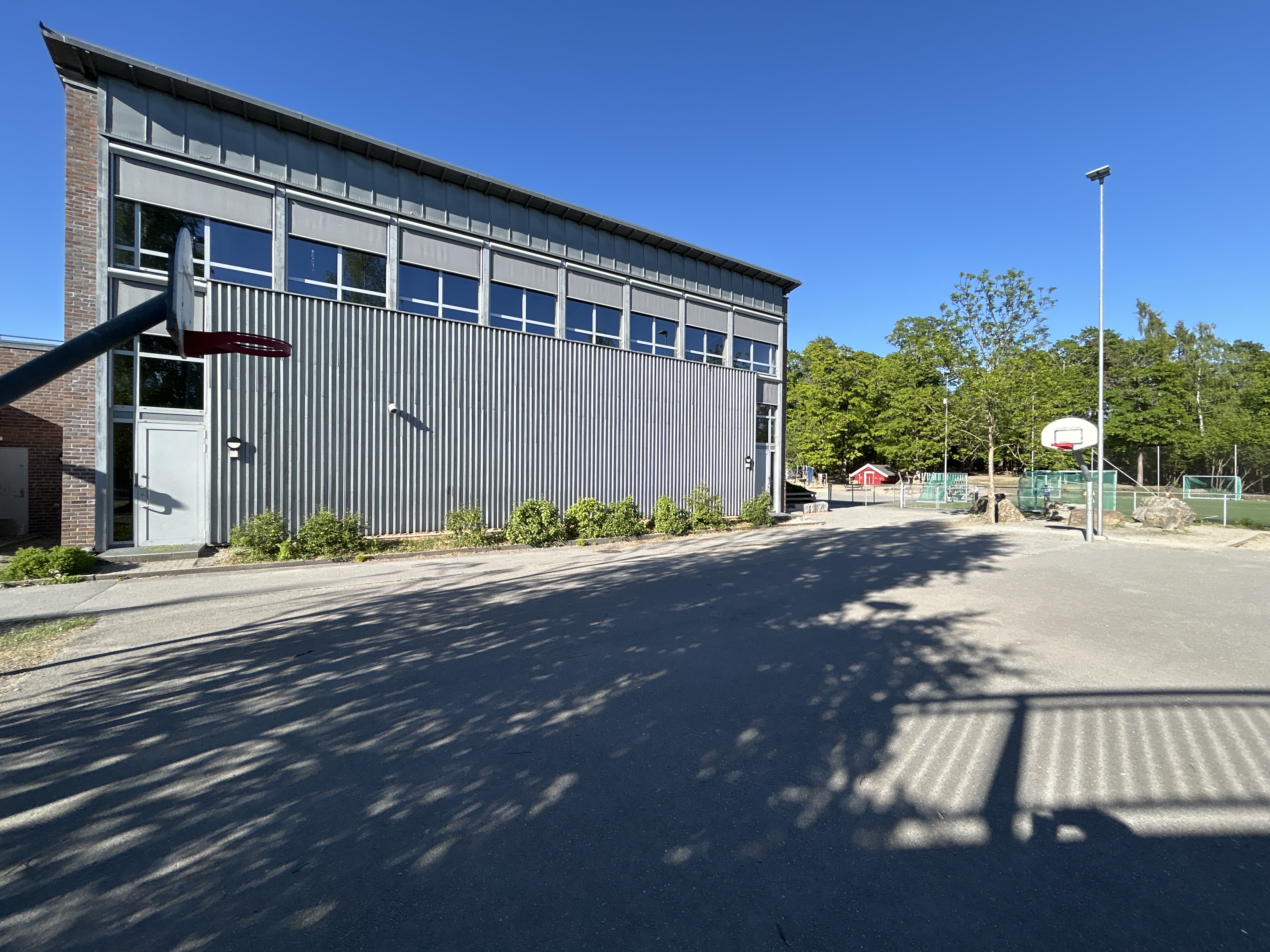 Basketball Court Stabekk skole — main view