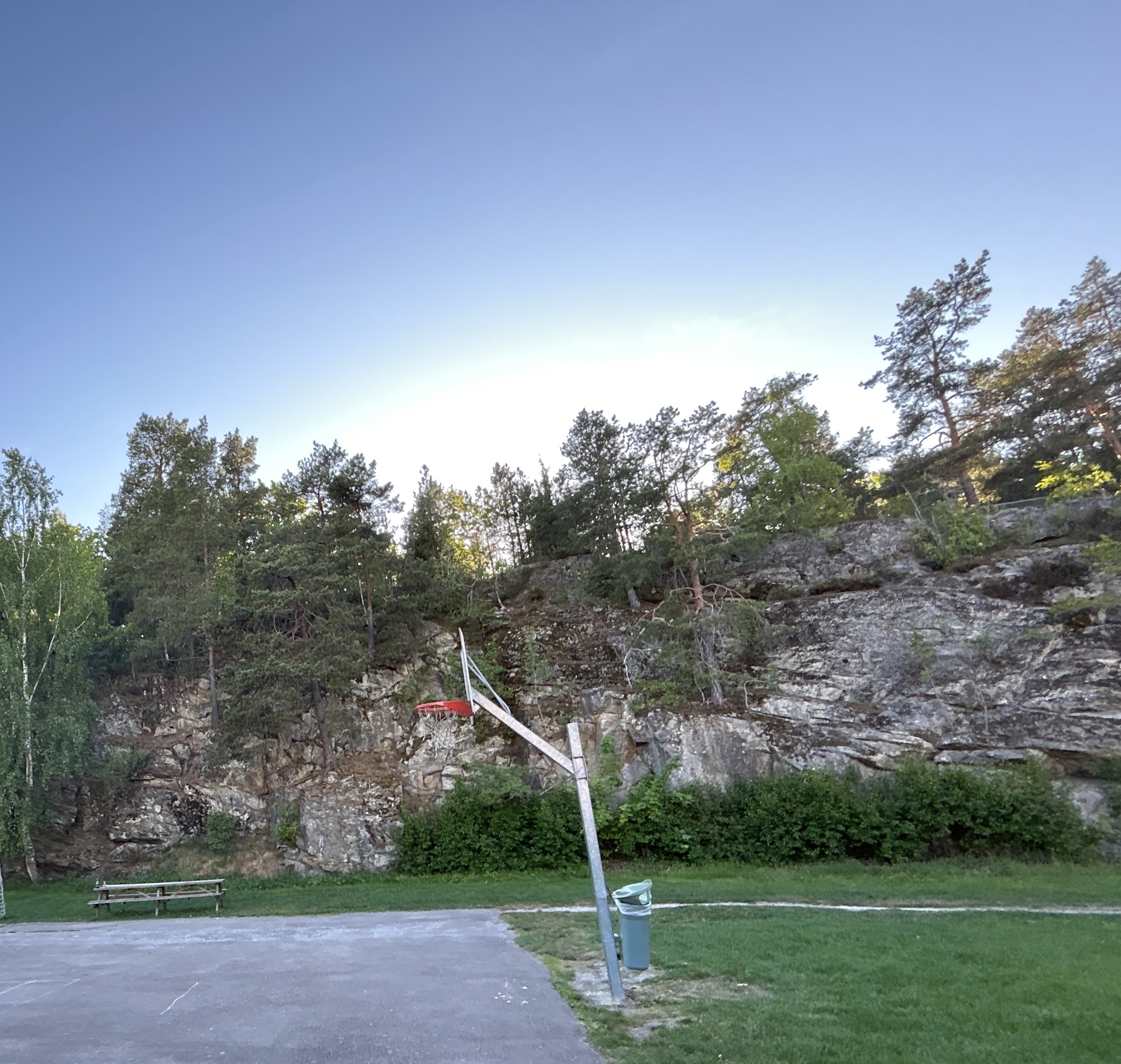 Basketball Court ved Ravnåsveien in Oslo